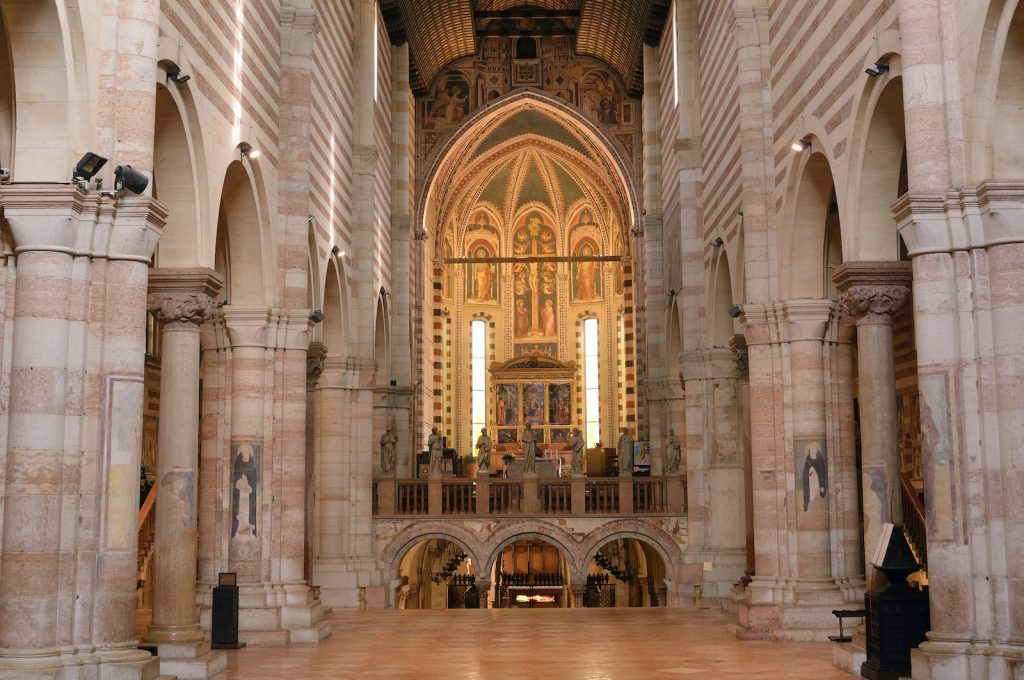Foto del interior de la Basílica